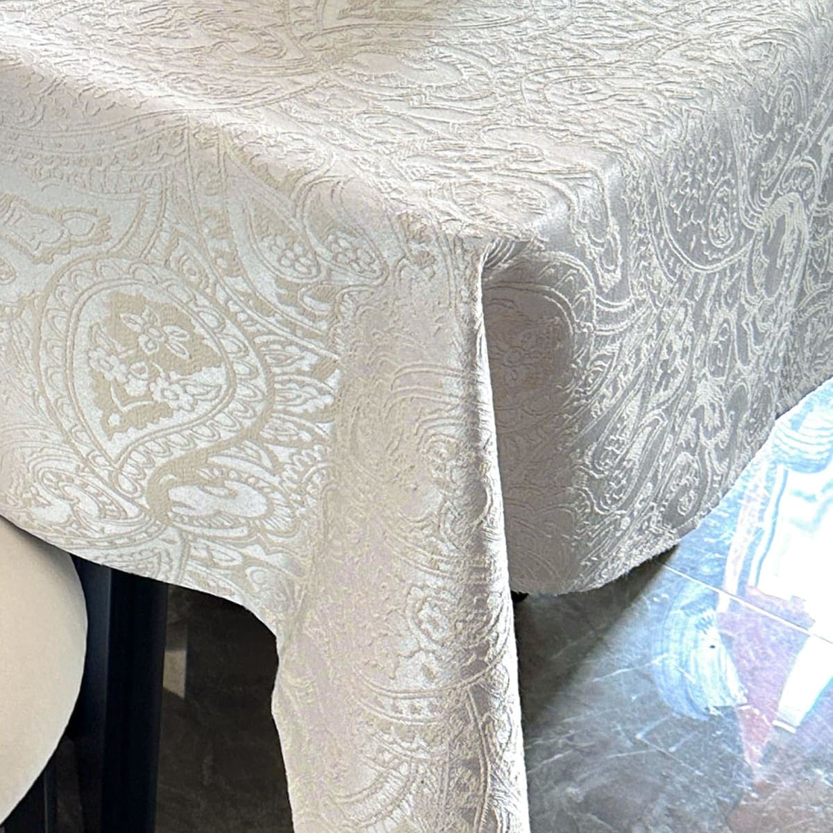 ZIWUROAD Jacquard Tablecloth, French Waterproof Washable Table Cloth, Luxurious Soft Table Cover for Dining Party Wedding Baby Shower Kitchen (Rectangle/Oblong, 120''x60'', Milky White)